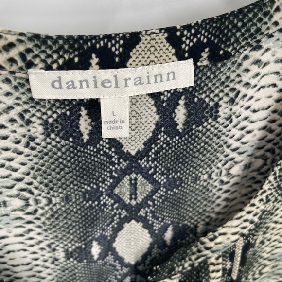 Daniel Rainn Women’s Snakeskin Print sleeveless top size large Black Gray Tan - Picture 5 of 8